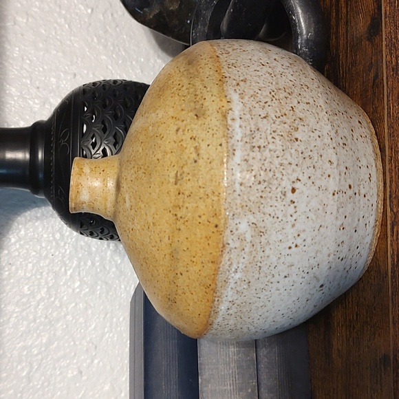 Studio Pottery Vase Hand Crafted Signed - Picture 3 of 10